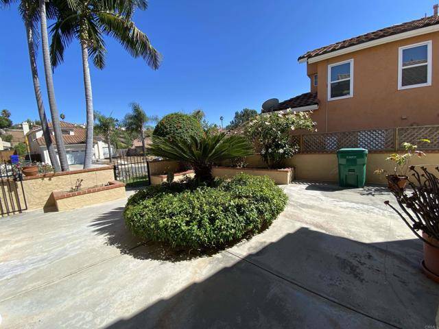 San Diego, CA 92129,9526 Adolphia St