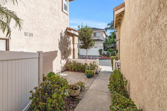 Vista, CA 92081,1847 Saint Lucia Way