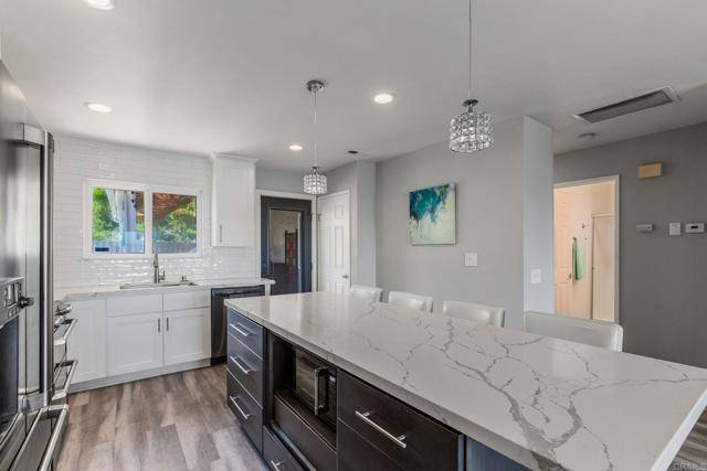 Oceanside, CA 92057,4322 Auklet Way