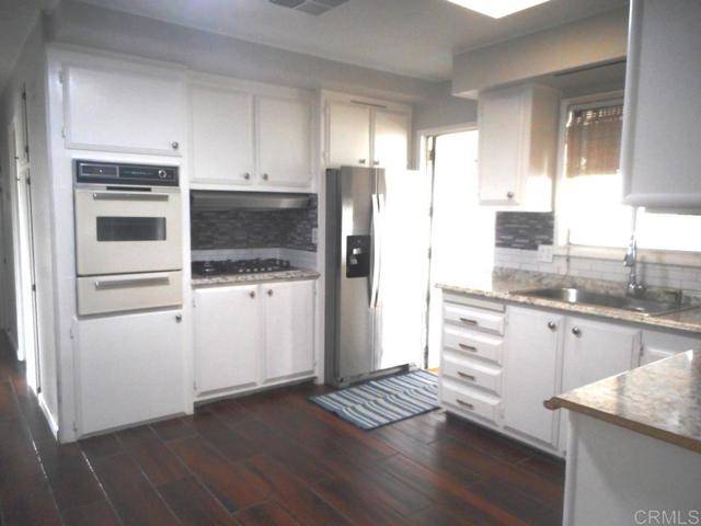 Escondido, CA 92027,211 N Citrus #135