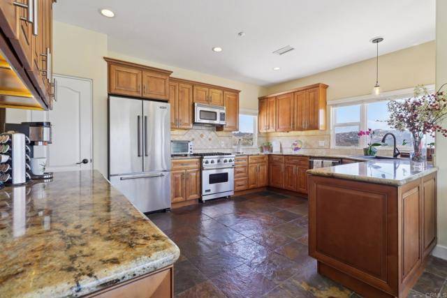 Fallbrook, CA 92028,944 Rainbow Crest Road