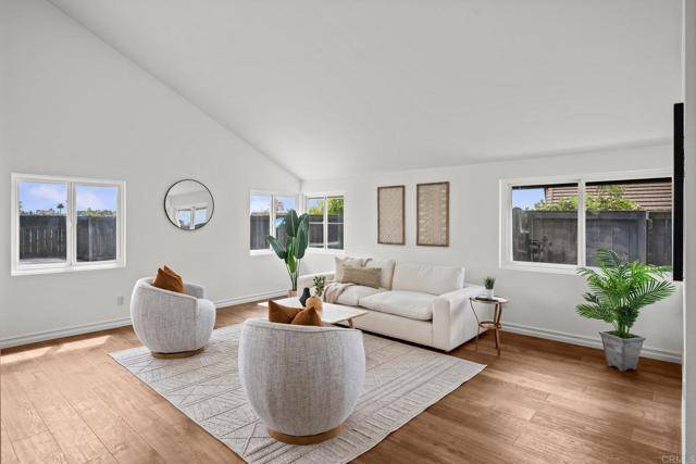 Solana Beach, CA 92075,1033 Via Mil Cumbres