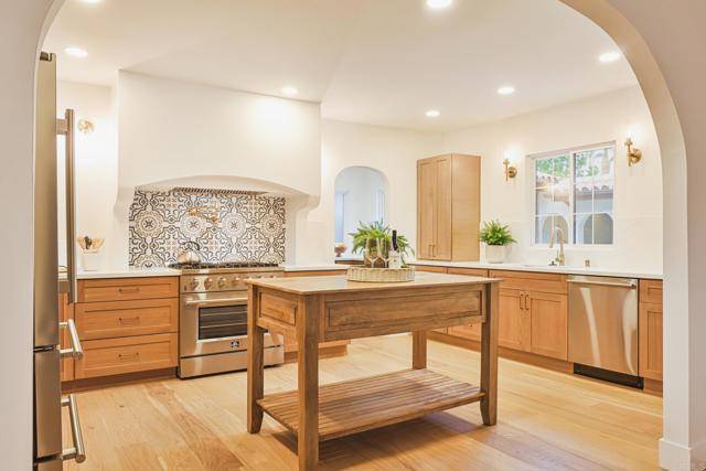 San Diego, CA 92107,3728 Wawona Drive