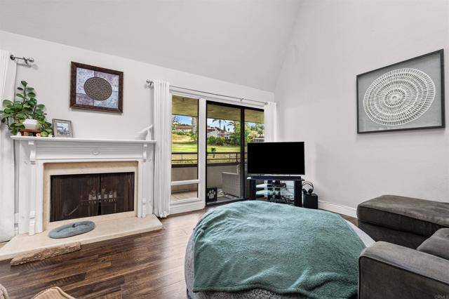 Carlsbad, CA 92009,2537 Navarra Drive #9B