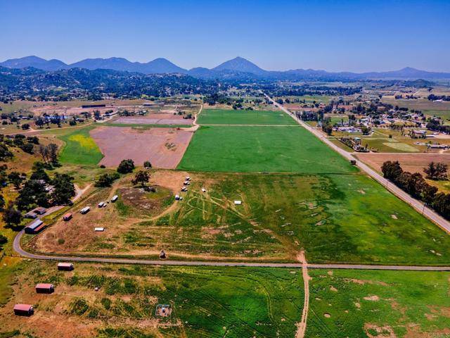 Ramona, CA 92065,2342 Dye