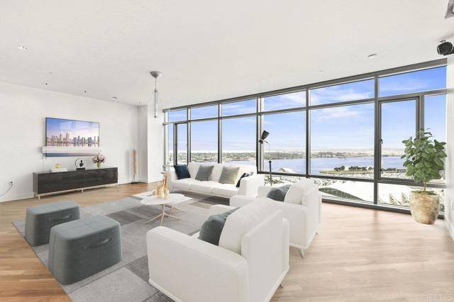 San Diego, CA 92101,165 6Th Avenue #2504