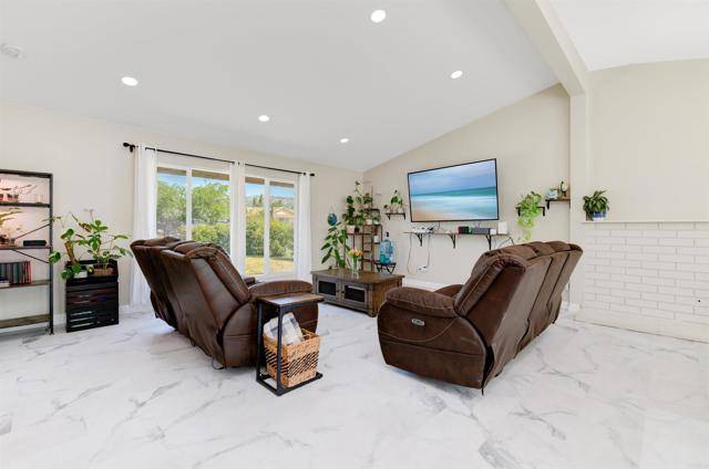 Escondido, CA 92027,2141 E Mission Avenue