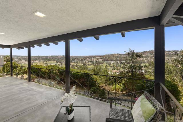 Carlsbad, CA 92009,2454 Torrejon Place