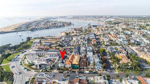 Corona Del Mar, CA 92625,207 Iris Avenue