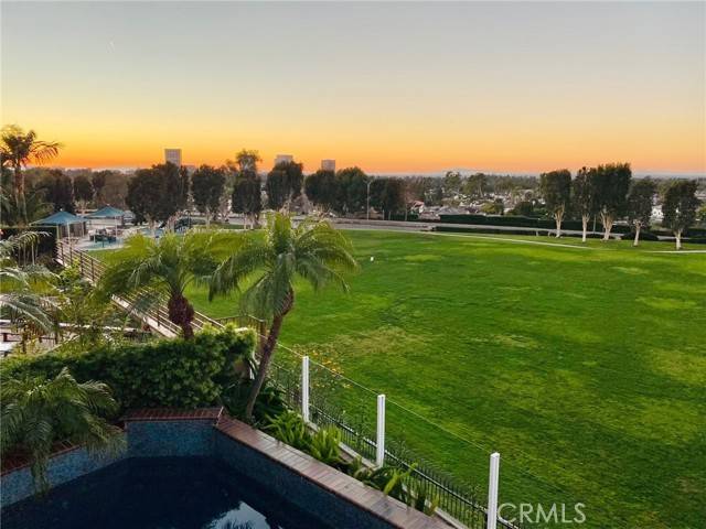 Newport Beach, CA 92660,12 Windsor