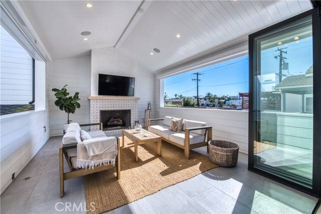 Corona Del Mar, CA 92625,413 Marigold