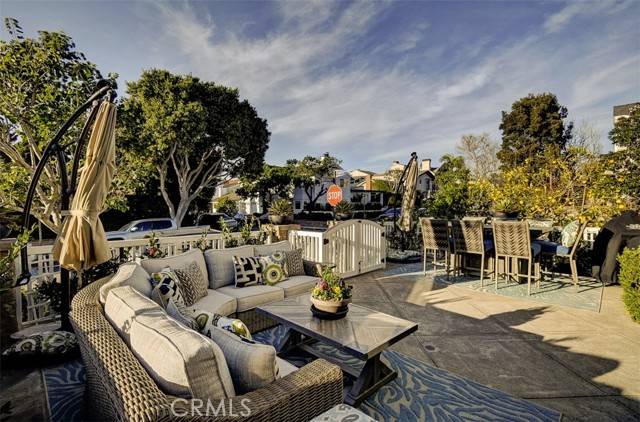 Corona Del Mar, CA 92625,620 BEGONIA