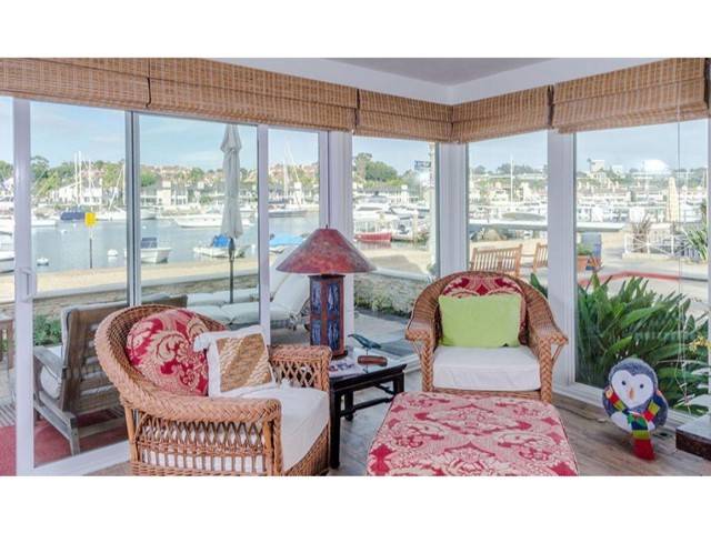 Newport Beach, CA 92662,711 N Bayfront