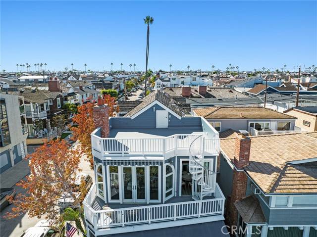 Newport Beach, CA 92662,811 N Bay Front