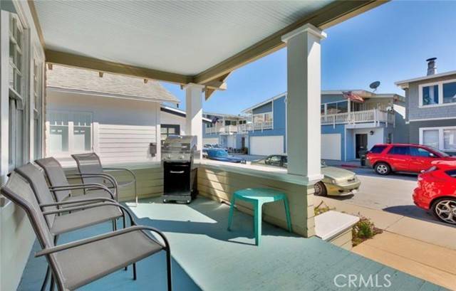 Newport Beach, CA 92661,422 E Bay Avenue