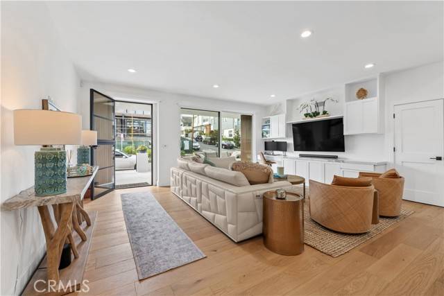 Corona Del Mar, CA 92625,520 Iris Avenue