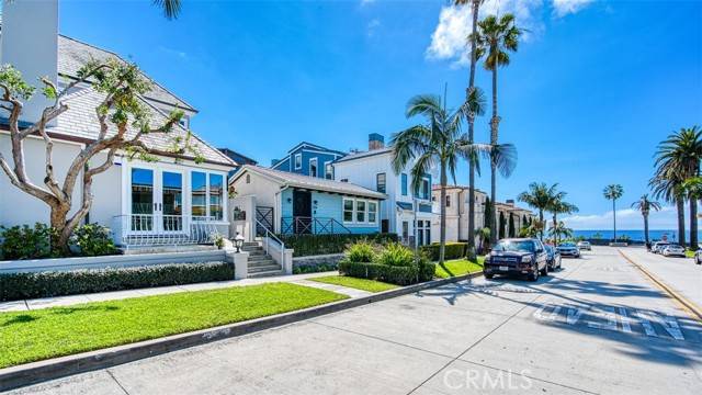 Corona Del Mar, CA 92625,216 Marguerite Avenue #1