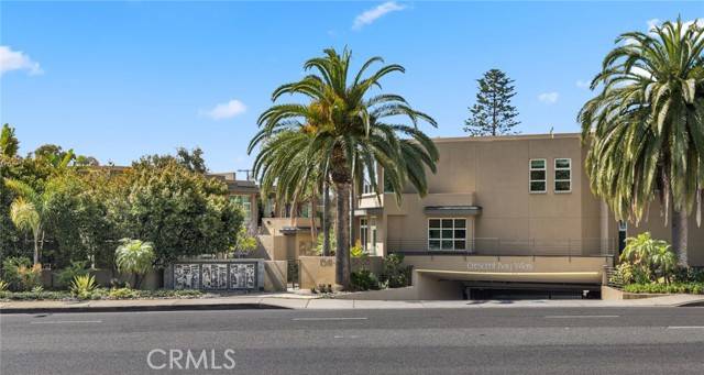 Laguna Beach, CA 92651,1547 N Coast Highway #14