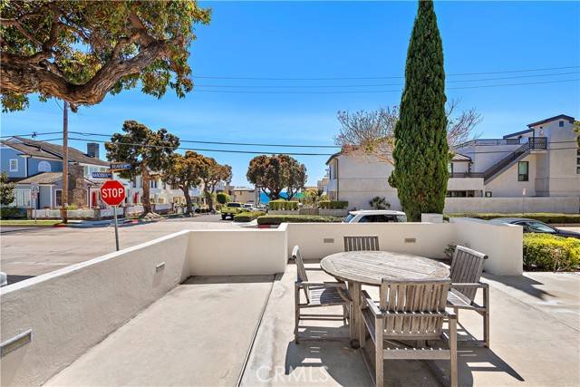 Corona Del Mar, CA 92625,301 Narcissus Avenue