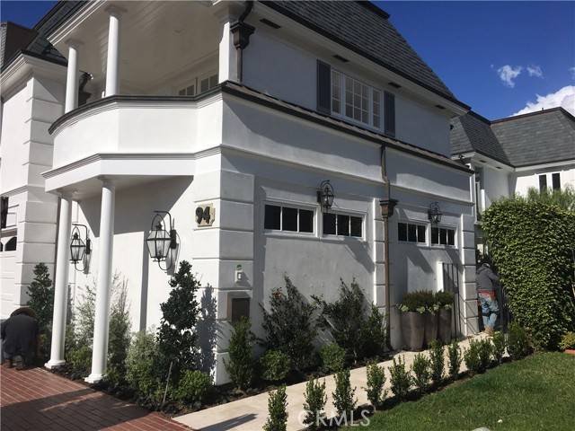 Newport Beach, CA 92660,94 Linda Isle
