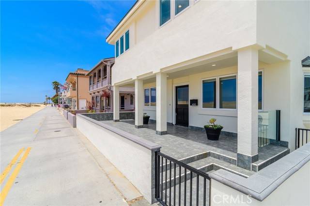 Newport Beach, CA 92661,600 W Oceanfront