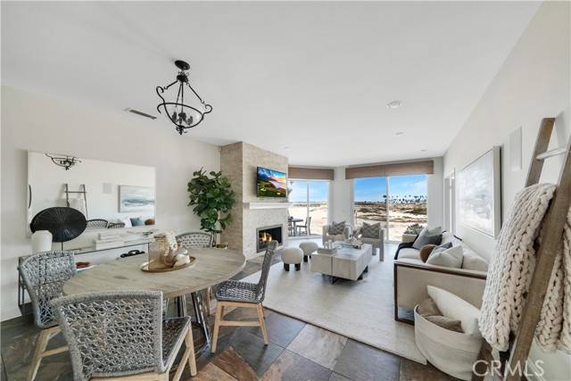 Newport Beach, CA 92661,1319 E Balboa Blvd Boulevard #C