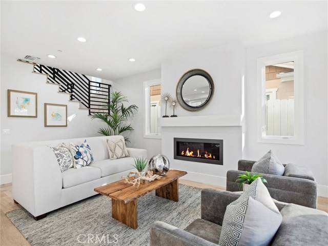 Corona Del Mar, CA 92625,608 Heliotrope Avenue