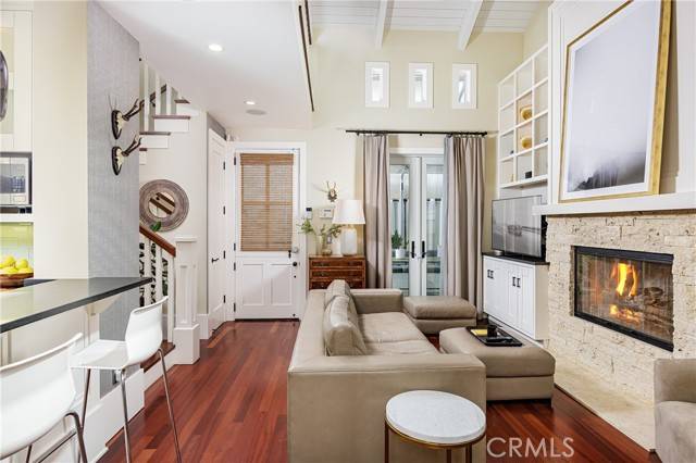 Corona Del Mar, CA 92625,507 1/2 Poppy Avenue