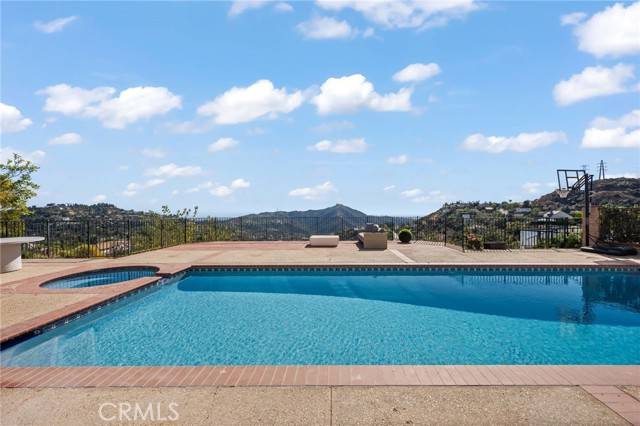 Glendale, CA 91206,2521 Flintridge Drive