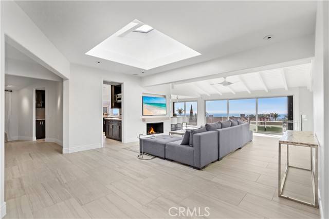 Corona Del Mar, CA 92625,440 Mendoza