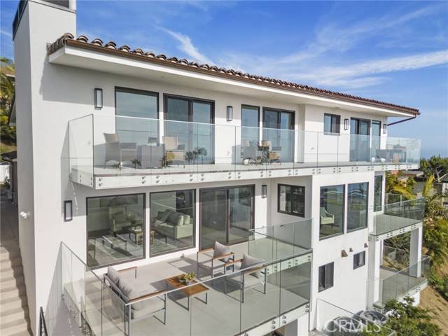 Laguna Beach, CA 92651,723 Balboa Avenue