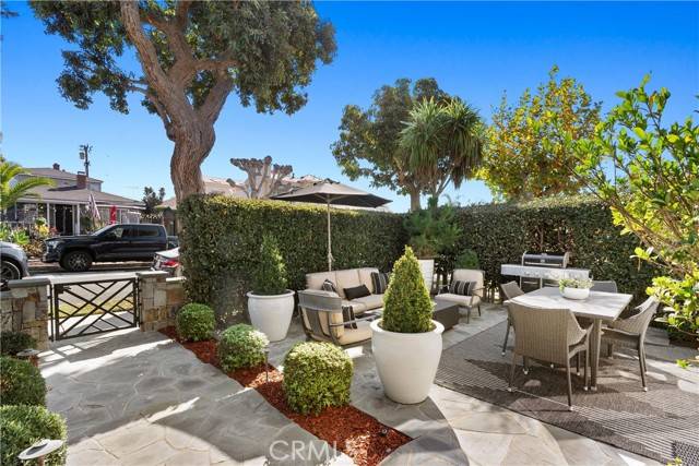 Corona Del Mar, CA 92625,431 Narcissus Avenue #1