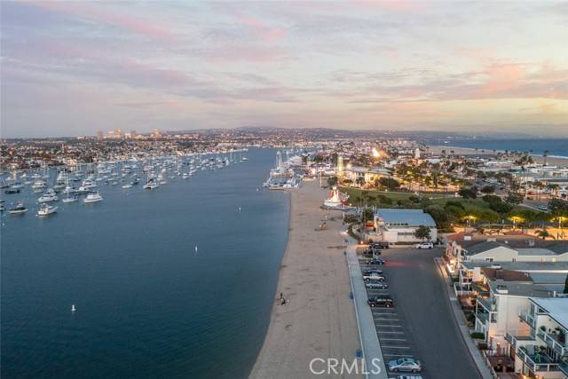 Newport Beach, CA 92663,1811 W Bay Avenue