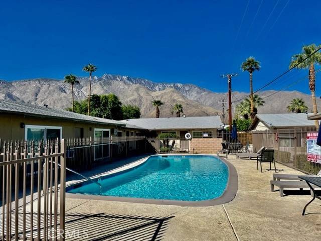 Palm Springs, CA 92262,686 E Cottonwood Road #7