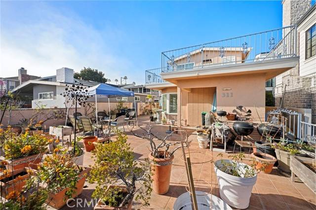 Corona Del Mar, CA 92625,309 Heliotrope Avenue