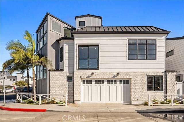 Newport Beach, CA 92663,1831 W Balboa