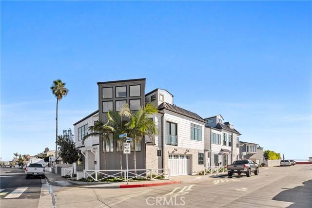 Newport Beach, CA 92663,1831 W Balboa