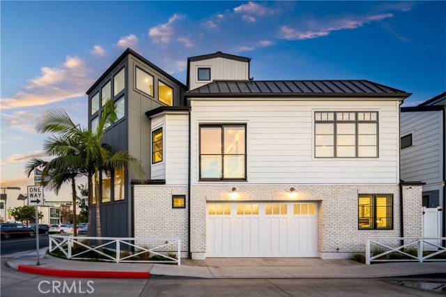 Newport Beach, CA 92663,1831 W Balboa