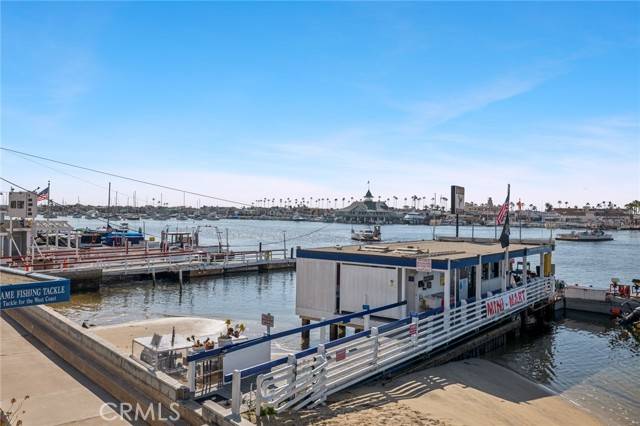 Newport Beach, CA 92662,404 S Bay Front