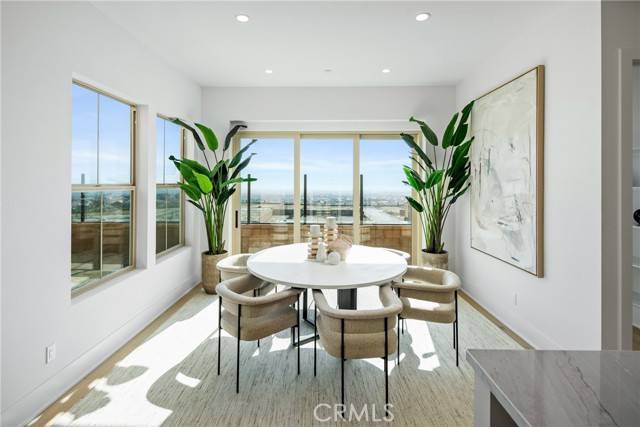 Irvine, CA 92618,123 Oakstone