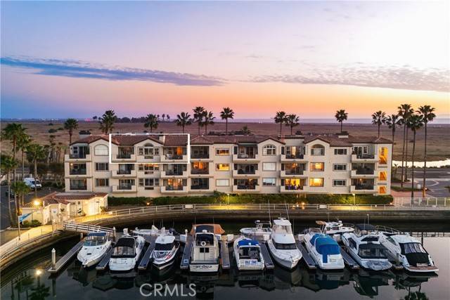 Huntington Beach, CA 92649,4167 Warner Avenue #305