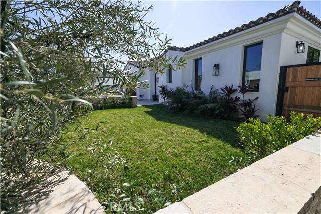 Corona Del Mar, CA 92625,1537 Santanella