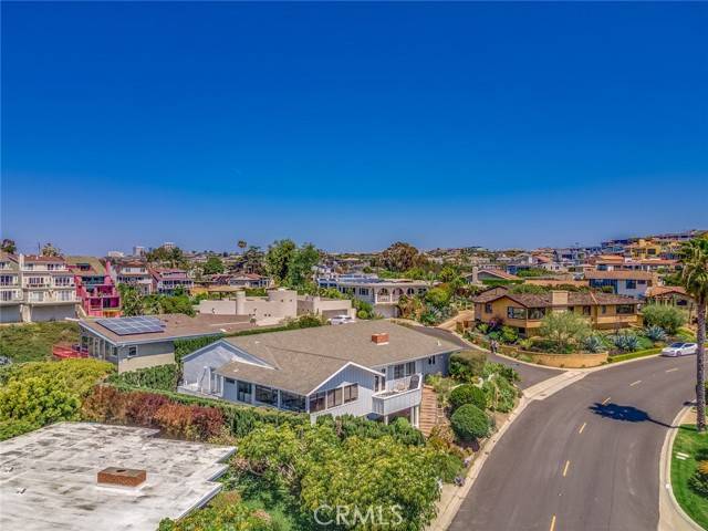 Corona Del Mar, CA 92625,400 Cortes Circle