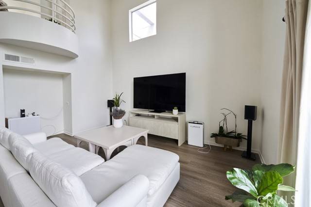 Los Angeles, CA 90024,1617 S Beverly Glen Boulevard #303