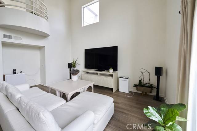 Los Angeles, CA 90024,1617 S Beverly Glen Boulevard #303