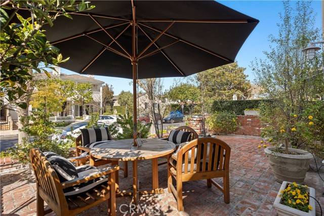 Corona Del Mar, CA 92625,516 Begonia Avenue