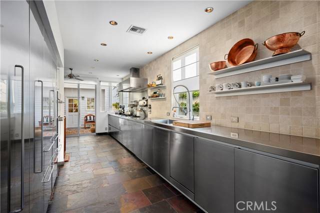 Corona Del Mar, CA 92625,516 Begonia Avenue