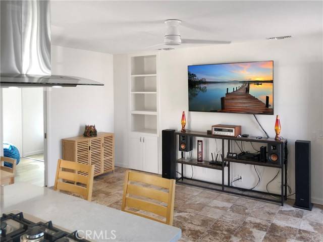 Costa Mesa, CA 92627,717 Weelo #B