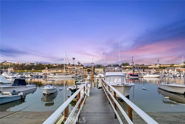 Newport Beach, CA 92662,209 E. Bayfront