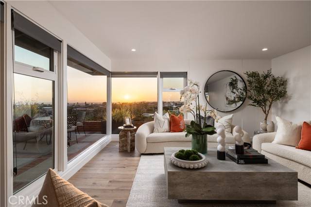 Corona Del Mar, CA 92625,1007 White Sails Way